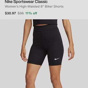 Nike Women's Black Sportswear Biker Shorts. M